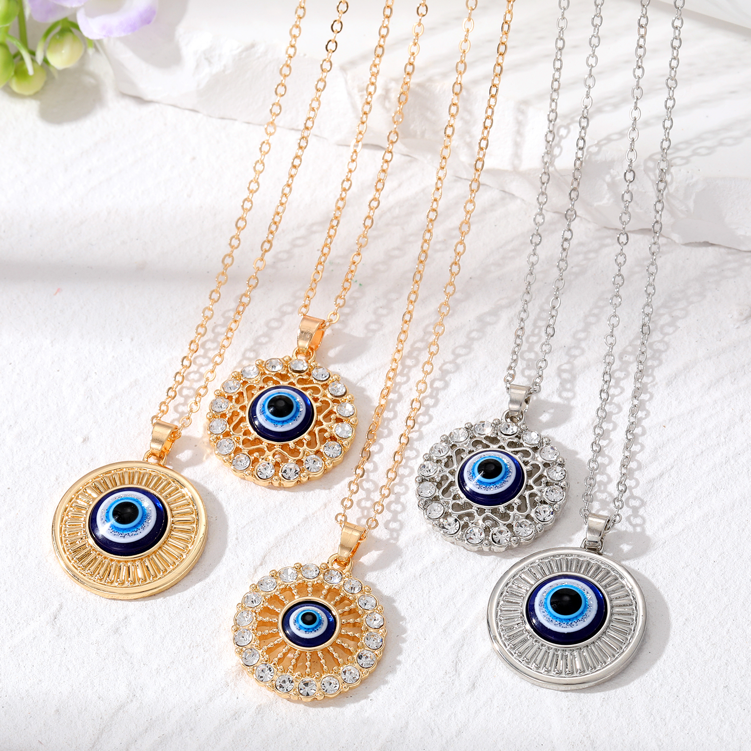 Wholesale Jewelry Simple Style Classic Style Round Alloy Pendant Necklace display picture 2