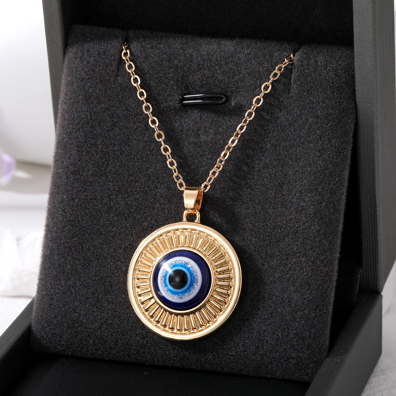 Wholesale Jewelry Simple Style Classic Style Round Alloy Pendant Necklace display picture 7