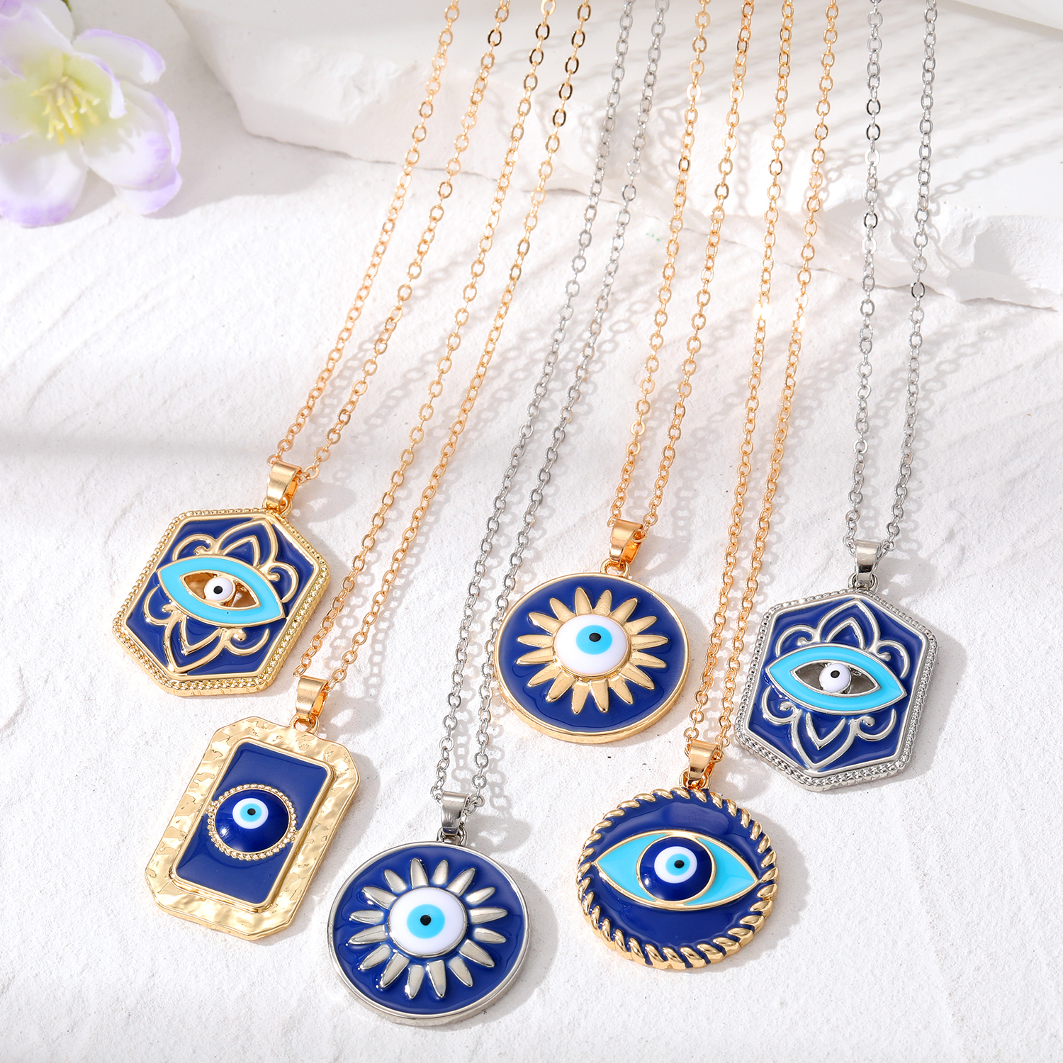 Wholesale Jewelry Simple Style Devil's Eye Alloy Pendant Necklace display picture 7