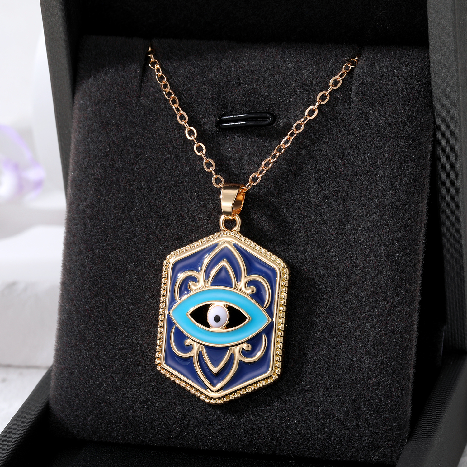 Wholesale Jewelry Simple Style Devil's Eye Alloy Pendant Necklace display picture 6