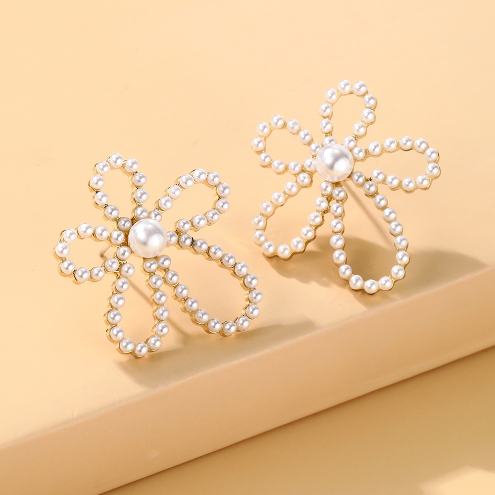 Elegant Starfish Flower Bow Knot Alloy Plating Inlay Artificial Pearls Rhinestones Gold Plated Women's Earrings display picture 12