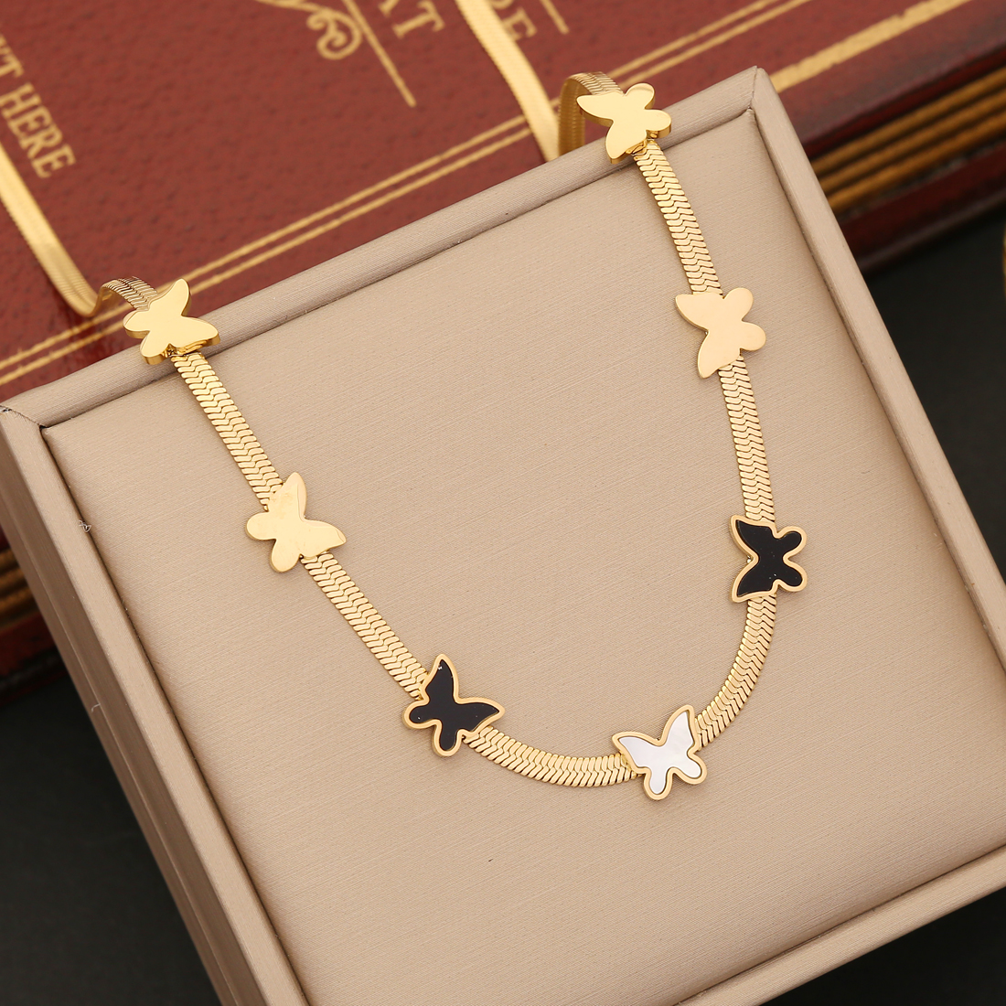 Stainless Steel 18K Gold Plated IG Style Animal Butterfly Bracelets Earrings Necklace display picture 2