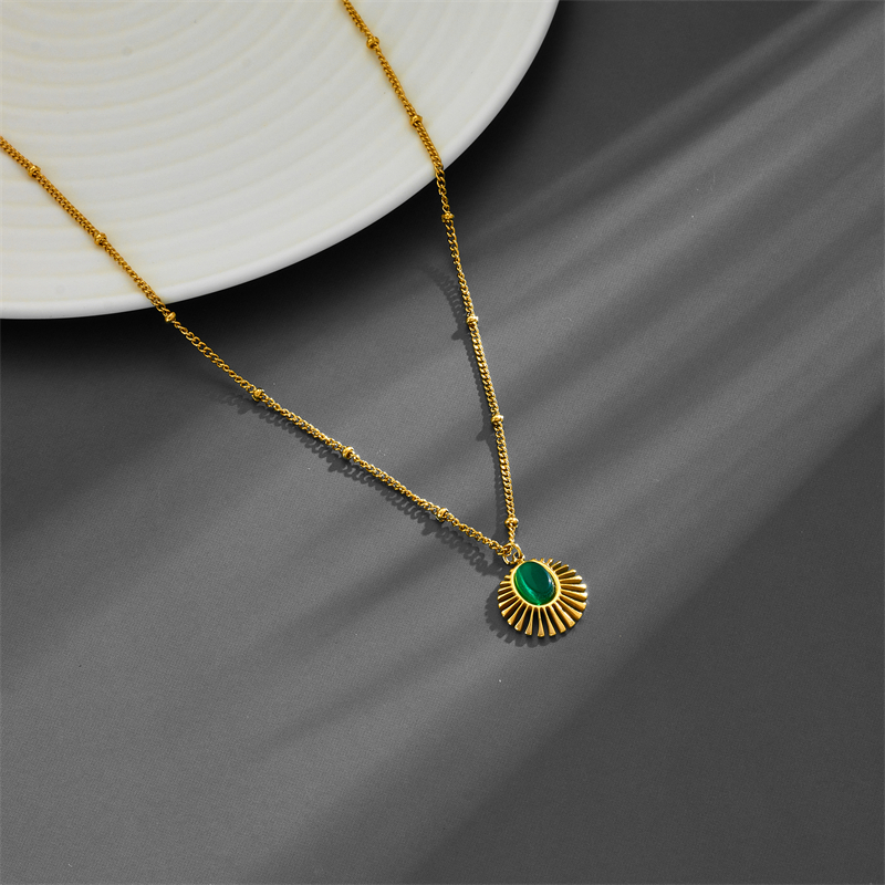 Titanium Steel 18K Gold Plated Casual Retro Plating Inlay Round Malachite Opal Pendant Necklace display picture 4