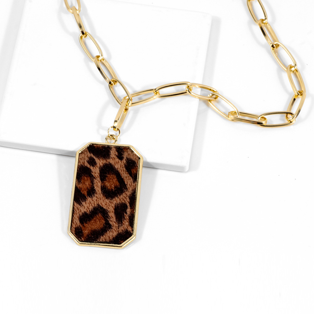 Retro Cool Style Leopard Alloy Women's Pendant Necklace display picture 1