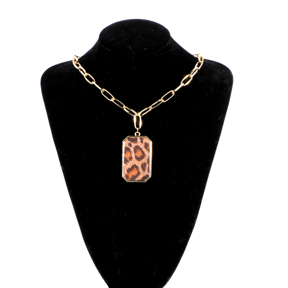Retro Cool Style Leopard Alloy Women's Pendant Necklace display picture 4