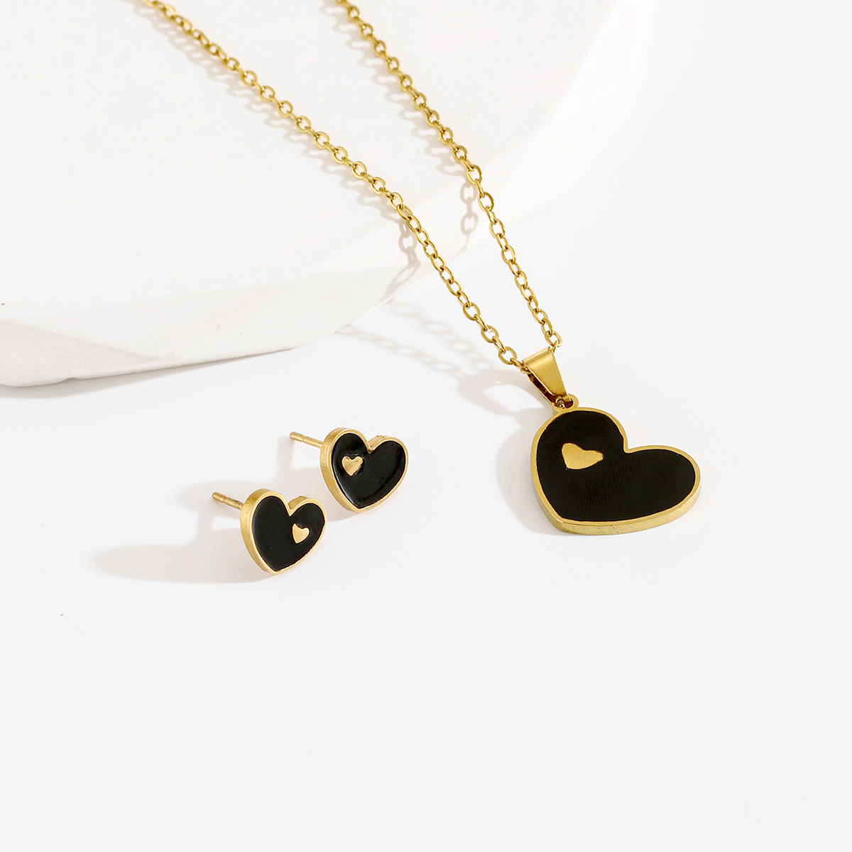201 Stainless Steel 18K Gold Plated Romantic Sweet Enamel Plating Heart Shape Earrings Necklace display picture 8
