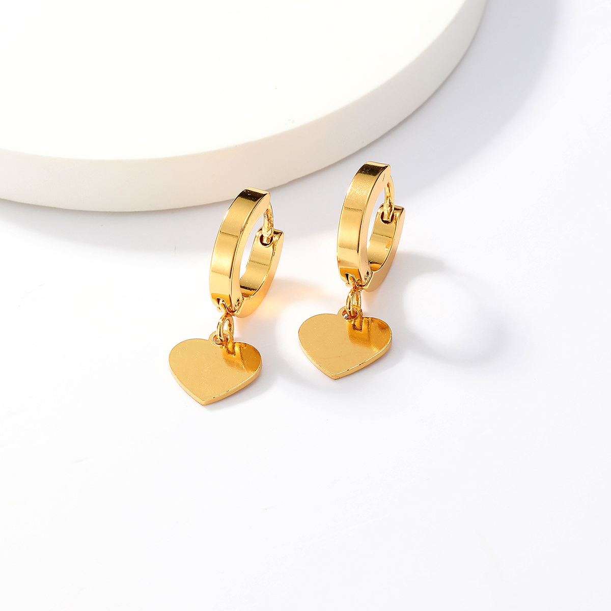 1 Pair Elegant Simple Style Heart Shape Plating Stainless Steel 18K Gold Plated Drop Earrings display picture 1