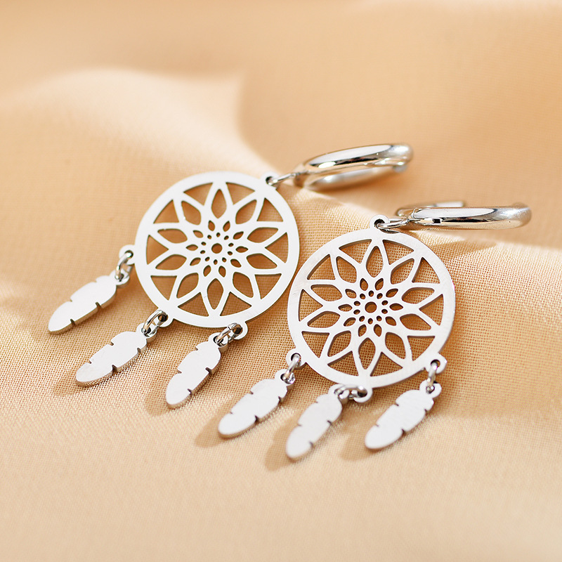 1 Pair Elegant Cute Shiny Dreamcatcher Copper Mesh Hollow Out Drop Earrings display picture 2