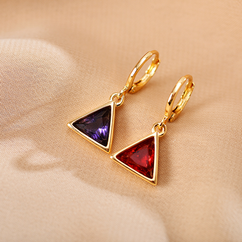 1 Pair Casual Elegant Simple Style Triangle Inlay Copper Zircon 18K Gold Plated Drop Earrings display picture 9