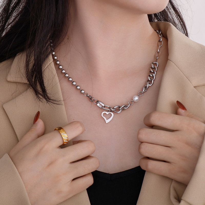 Acero Inoxidable Chapados en oro de 18k Estilo De Moda Embutido Forma De Corazón Perlas Artificiales Collar display picture 2
