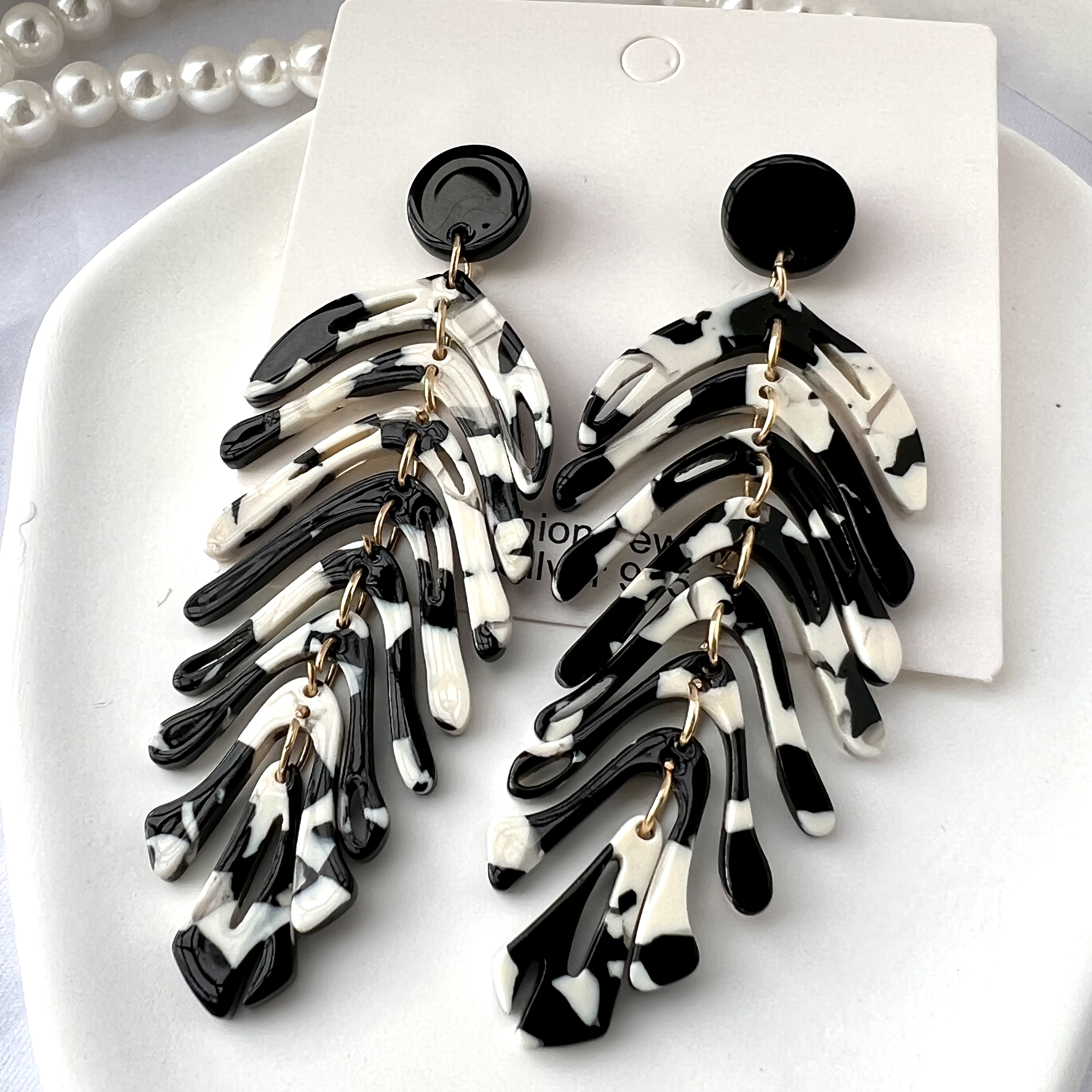 1 Pair Exaggerated Beach Leaves Arylic Alloy Drop Earrings display picture 1