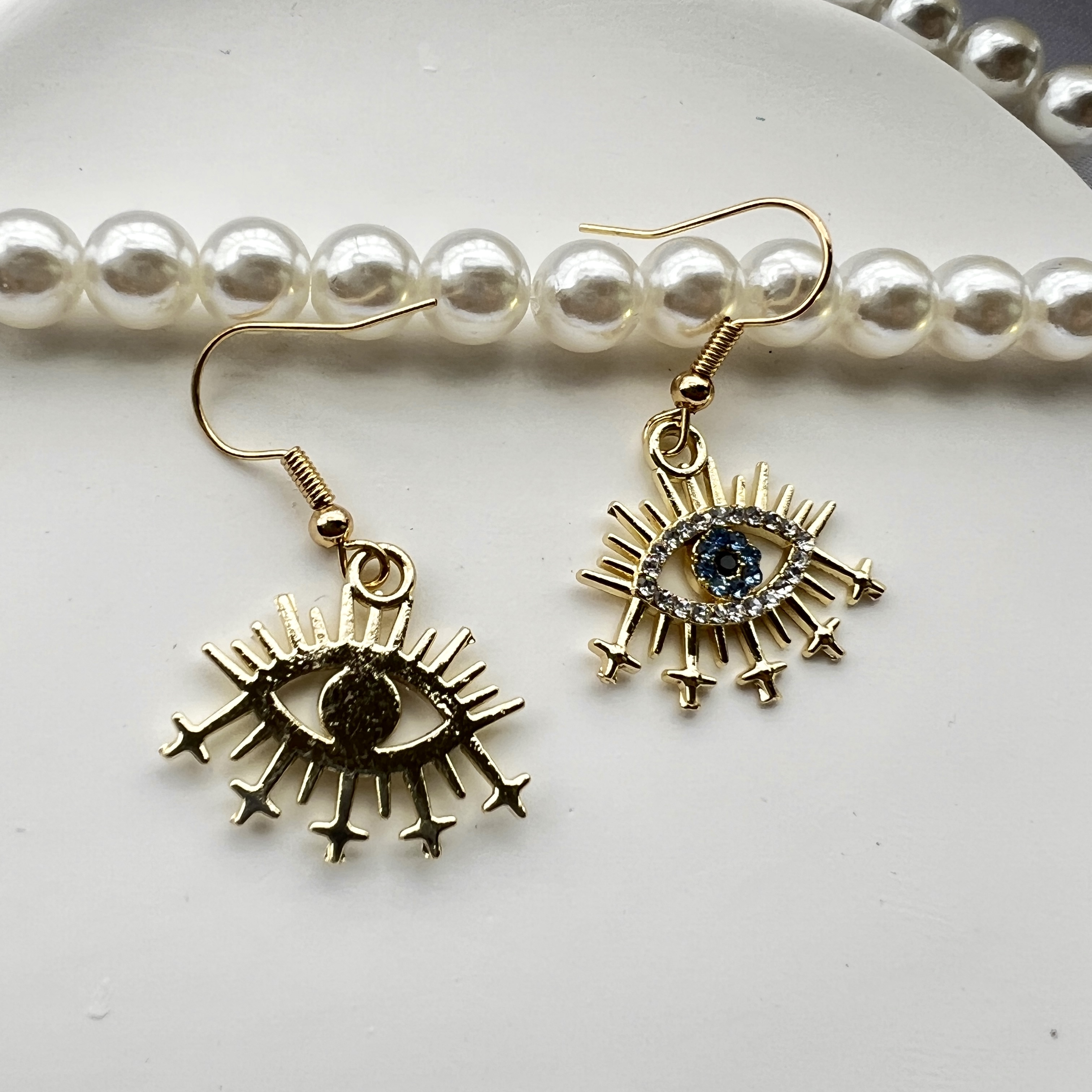 Vintage Style Shiny Devil's Eye Alloy Plating Inlay Zircon Gold Plated Women's Drop Earrings display picture 3
