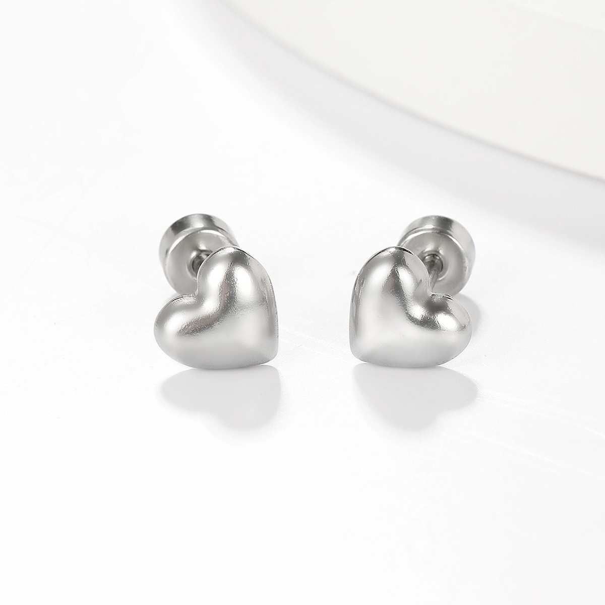 1 Pair Sweet Simple Style Heart Shape Plating 201 Stainless Steel 18K Gold Plated Ear Studs display picture 3