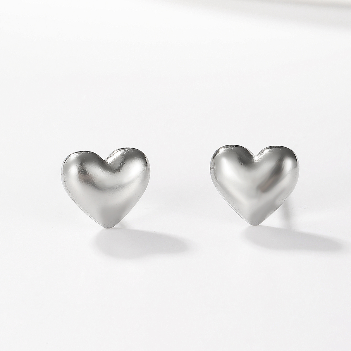 1 Pair Sweet Simple Style Heart Shape Plating 201 Stainless Steel 18K Gold Plated Ear Studs display picture 5