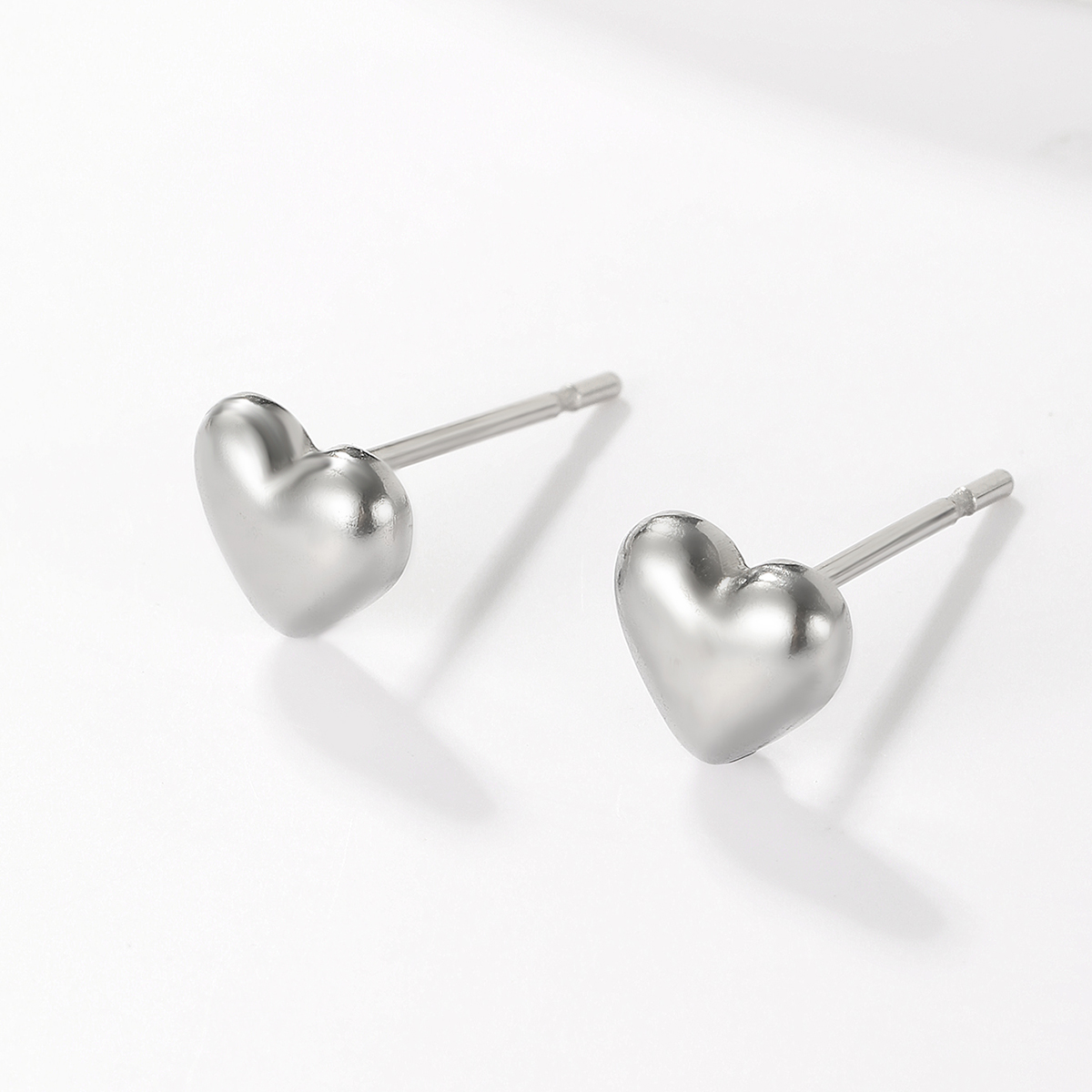 1 Pair Sweet Simple Style Heart Shape Plating 201 Stainless Steel 18K Gold Plated Ear Studs display picture 6