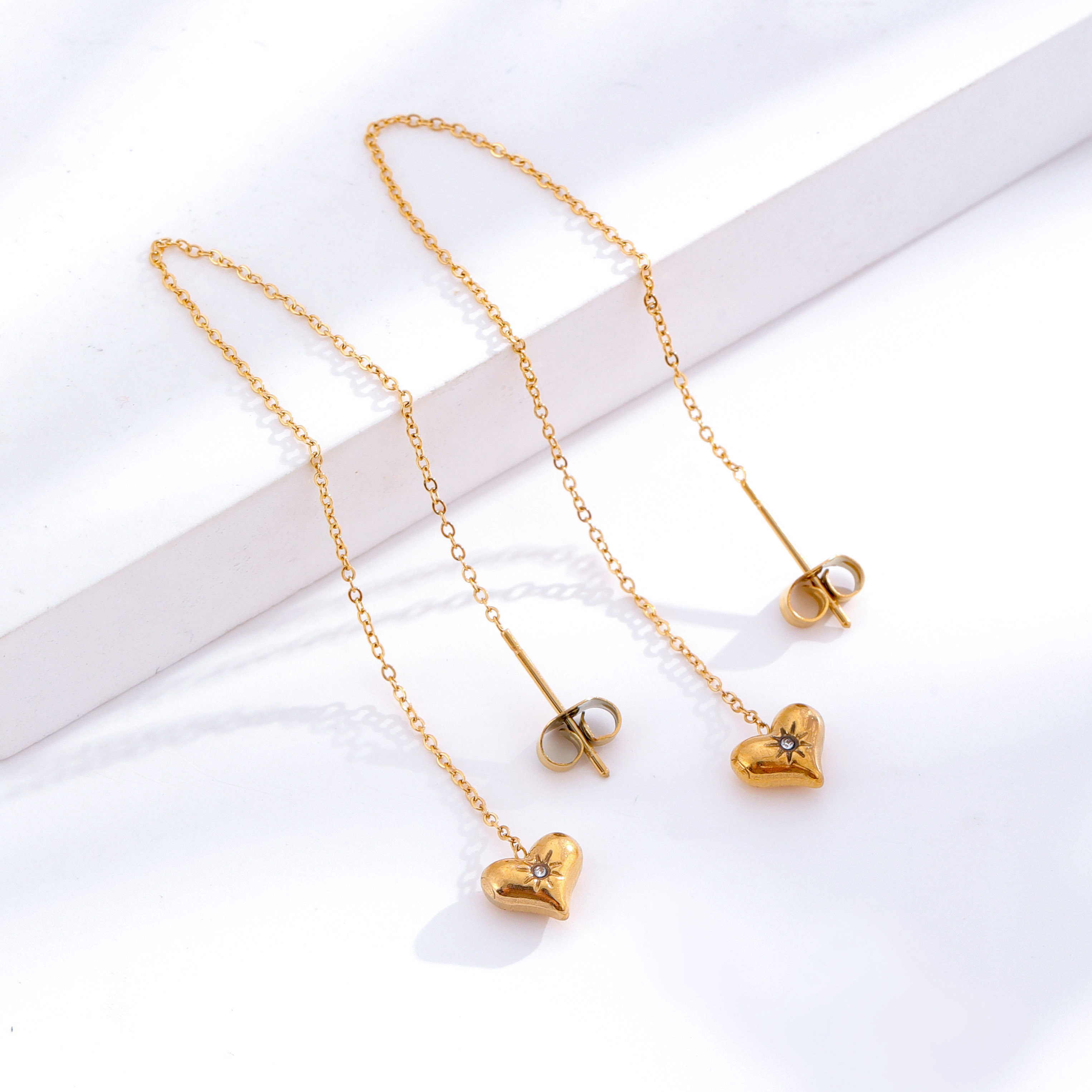1 Pair Casual Commute Heart Shape Butterfly Plating Inlay 304 Stainless Steel Rhinestones 18K Gold Plated Earrings display picture 5