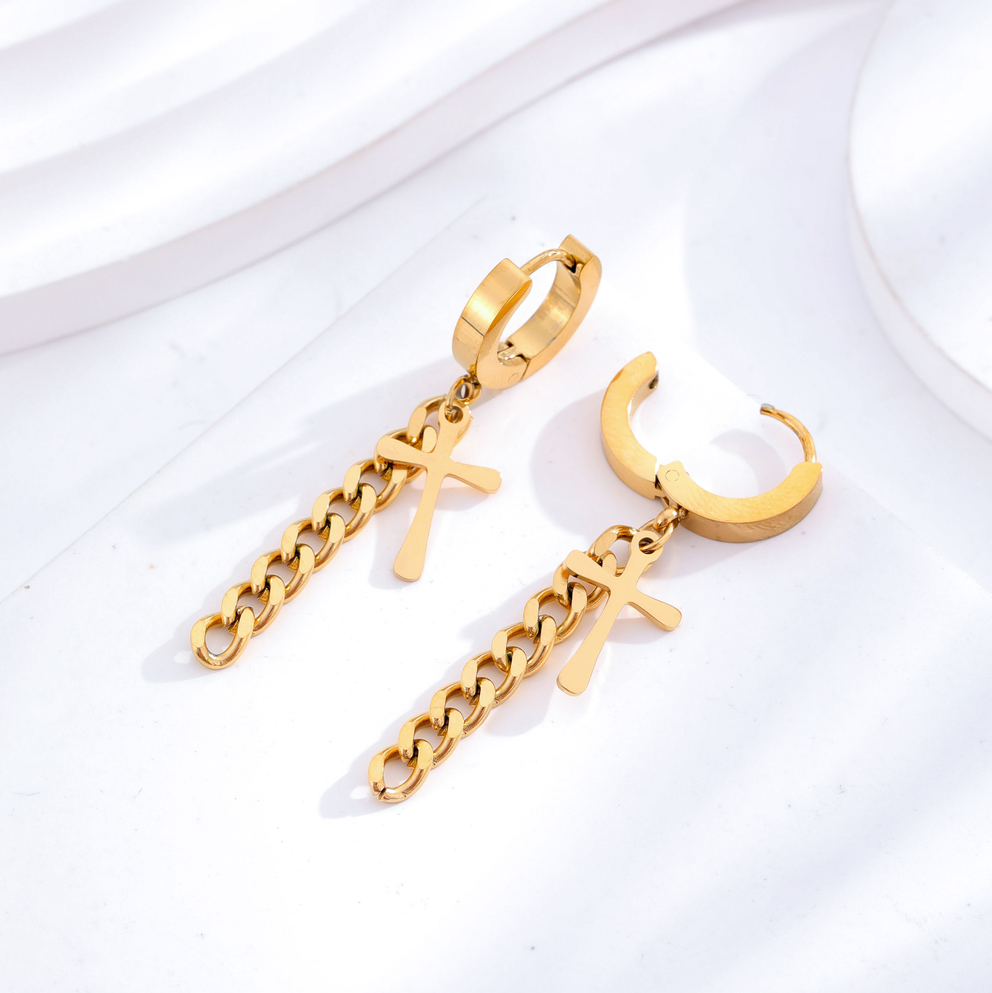 1 Pair Casual Commute Heart Shape Butterfly Plating Inlay 304 Stainless Steel Rhinestones 18K Gold Plated Earrings display picture 11