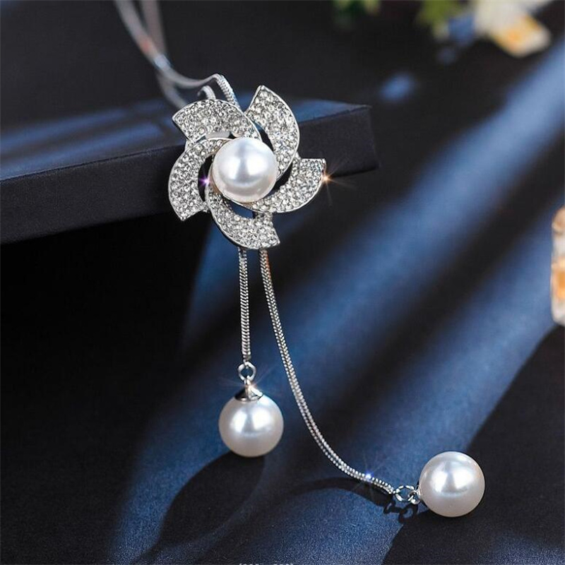 Wholesale Jewelry Elegant Streetwear Flower Alloy Artificial Rhinestones Artificial Pearls Sweater Chain display picture 1
