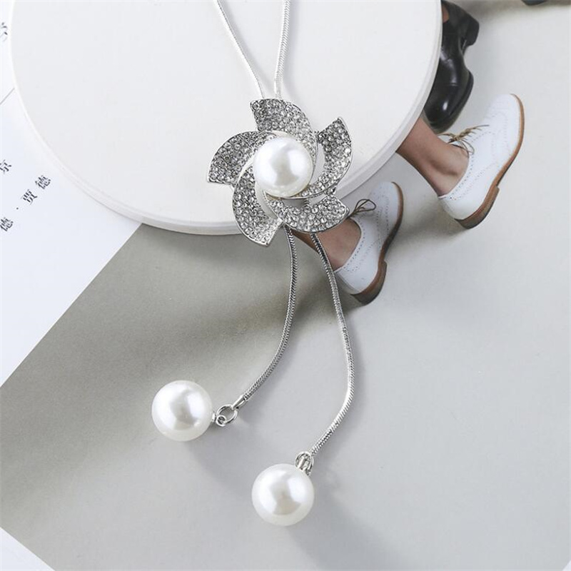 Wholesale Jewelry Elegant Streetwear Flower Alloy Artificial Rhinestones Artificial Pearls Sweater Chain display picture 5