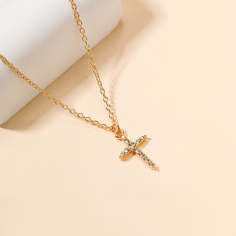 Ins Style Simple Style Cross Alloy Plating Inlay Zircon 18k Gold Plated Women's Pendant Necklace display picture 5