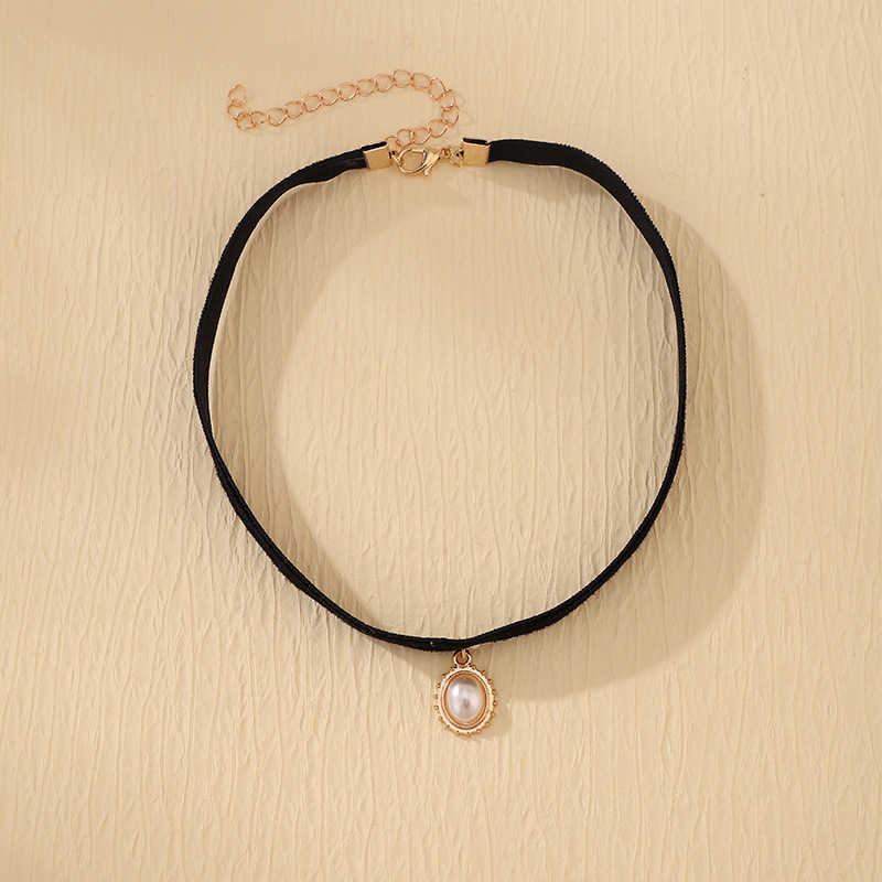 Wholesale Jewelry Retro Streetwear Geometric Cloth Artificial Pearls Choker display picture 2