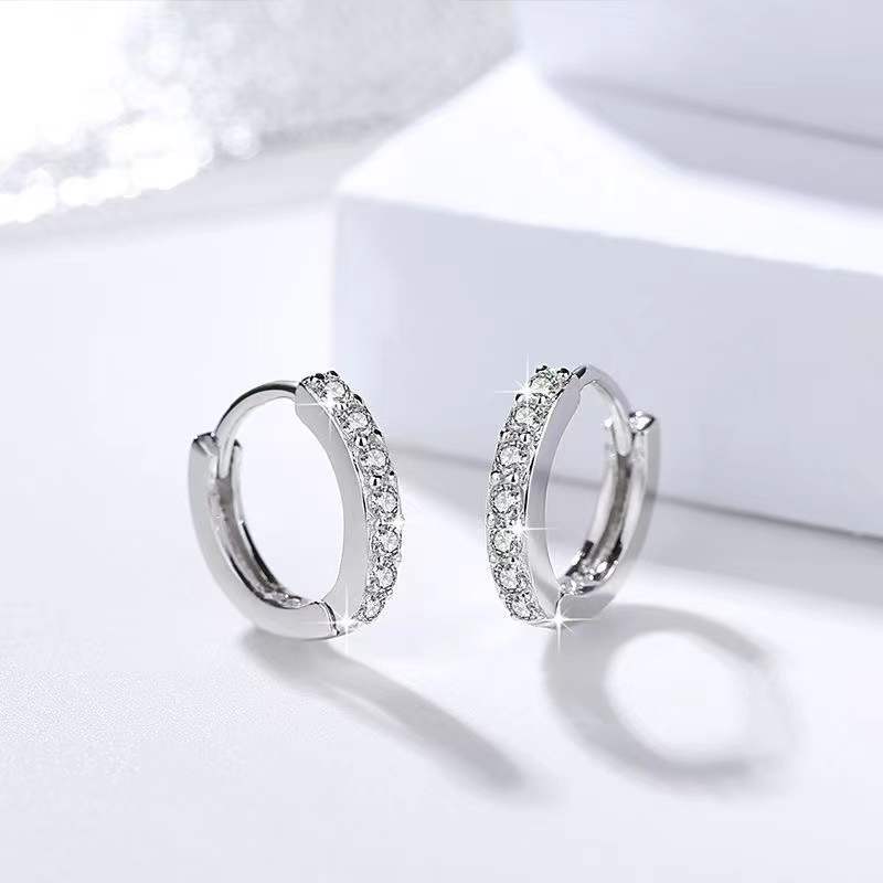 1 Pair Simple Style Shiny Round Plating Inlay Brass Zircon 18K Gold Plated White Gold Plated Hoop Earrings display picture 1
