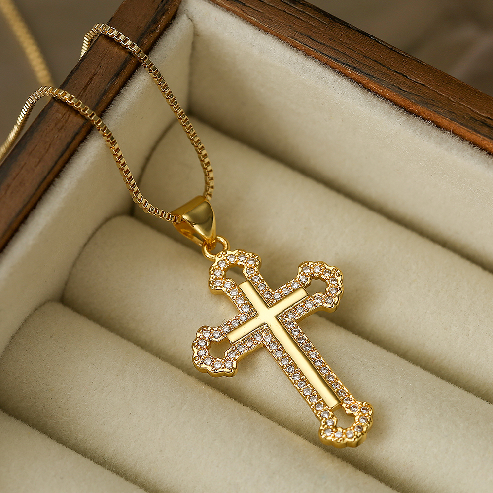 Shiny Love Cross Copper Plating Inlay Zircon 18k Gold Plated Pendant Necklace display picture 3