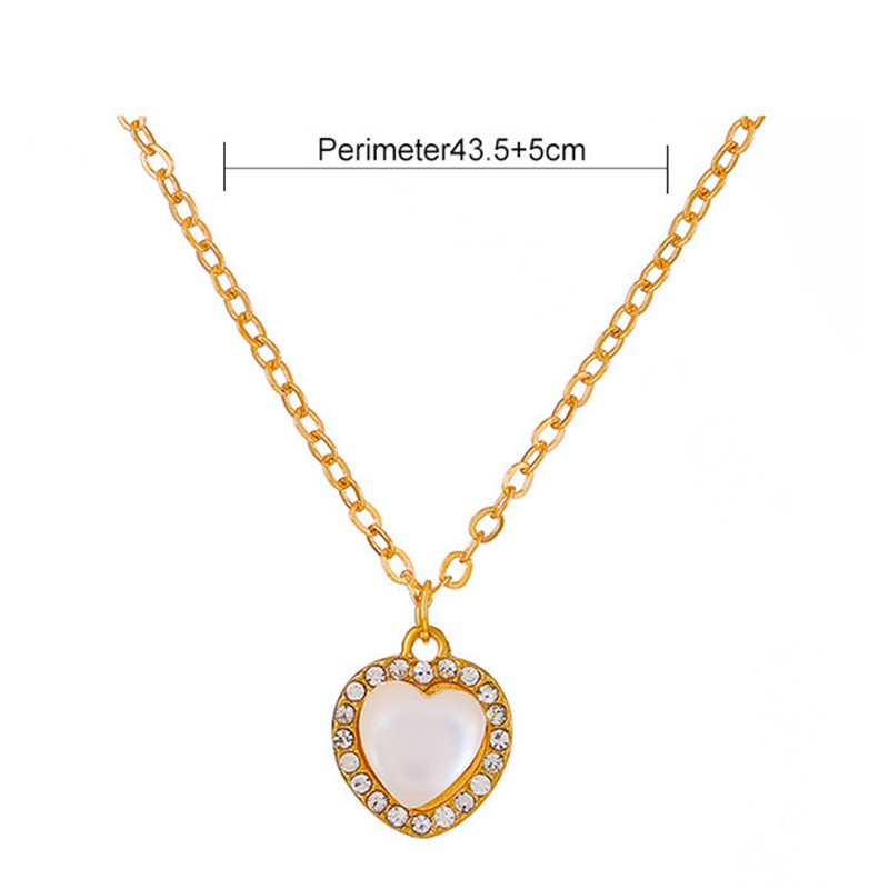 Titanium Steel Copper Glam Hollow Out Heart Shape Crystal Zircon Pendant Necklace display picture 4