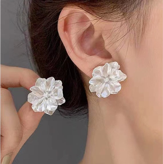 Ig Style Lady Korean Style Flower Resin Women's Ear Studs display picture 2