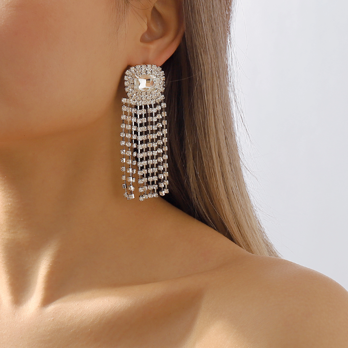 Elegant Square Alloy Inlay Rhinestones Women's Drop Earrings display picture 9