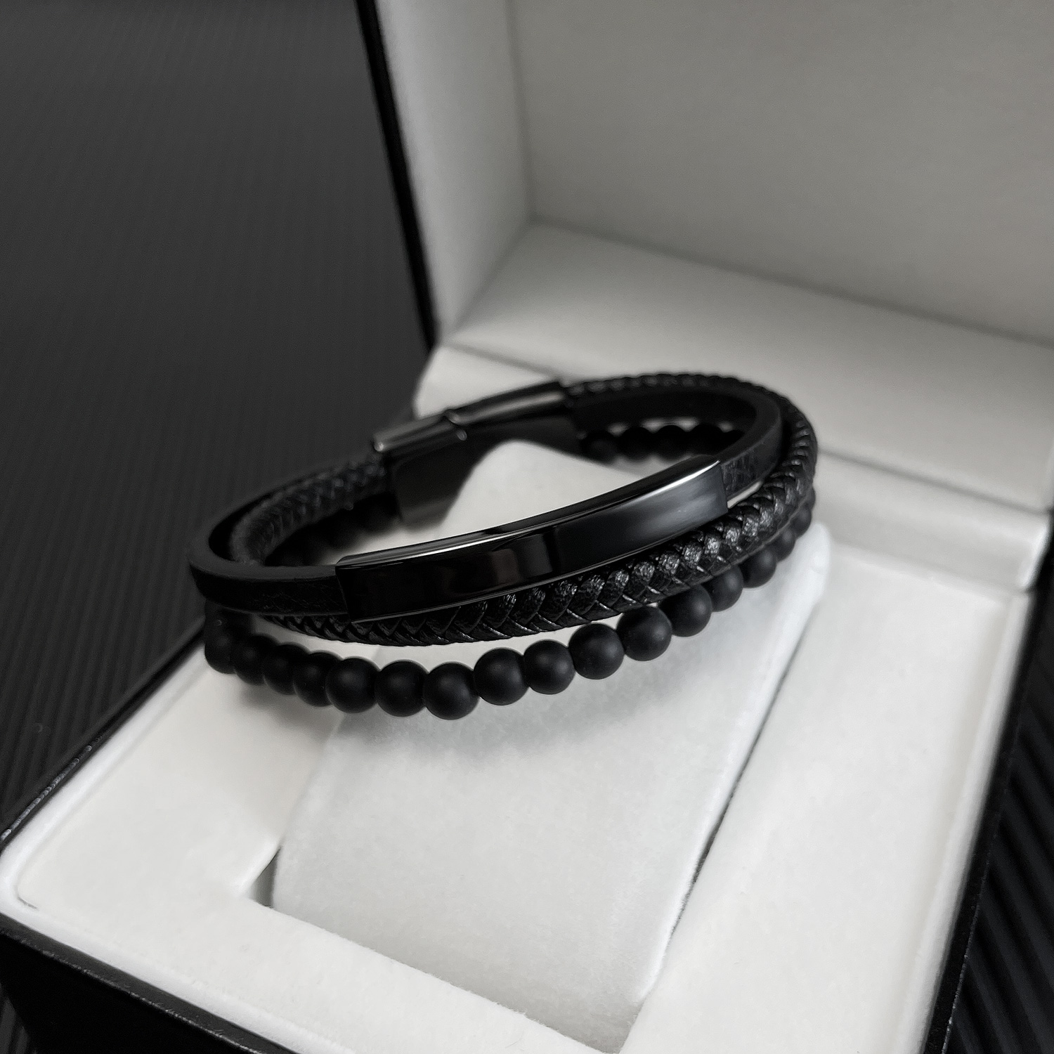 Hip-Hop Vintage Style Solid Color 304 Stainless Steel Pu Leather Braid Men'S Bracelets display picture 9