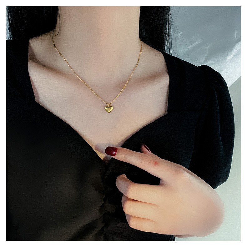 304 Stainless Steel 18K Gold Plated Retro Plating Heart Shape Pendant Necklace display picture 3