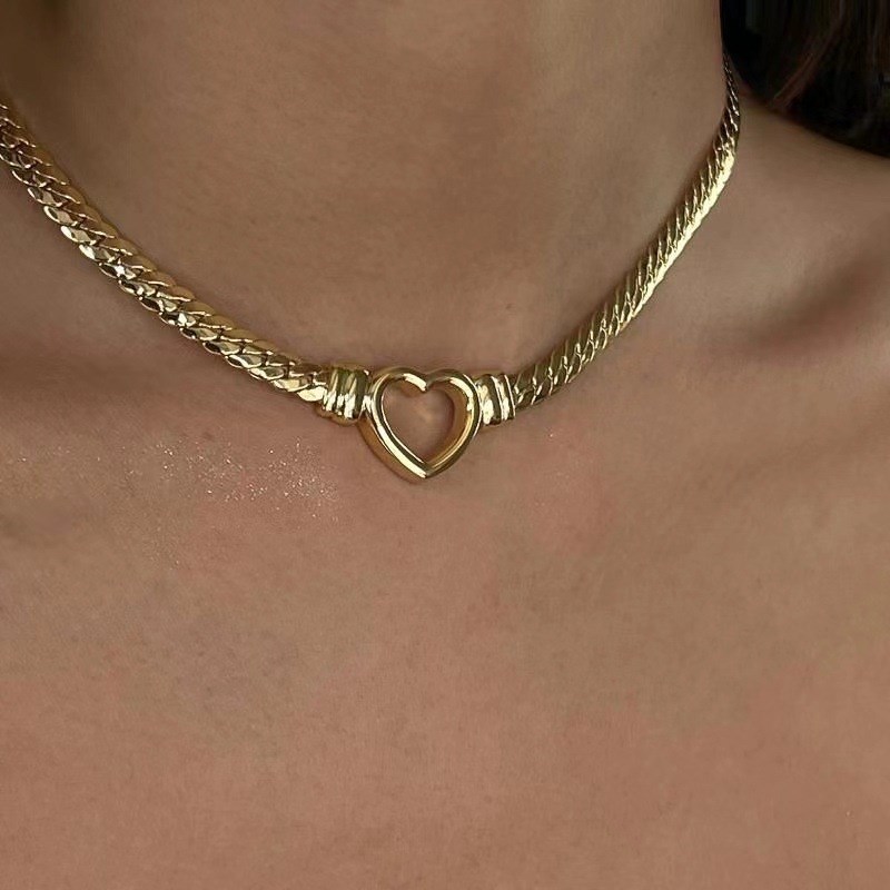 304 Stainless Steel 18K Gold Plated Retro Plating Heart Shape Bracelets Necklace display picture 1