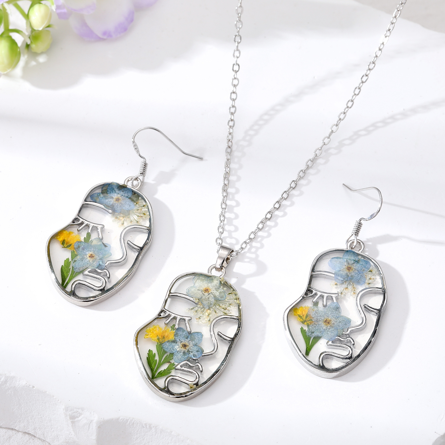 Casual Vacation Simple Style Flower Resin Wholesale Earrings Necklace display picture 1
