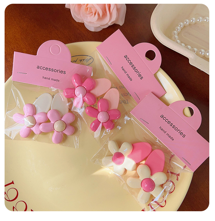 Cute Sweet Flower Arylic Plastic Resin Appliques Hair Clip display picture 2