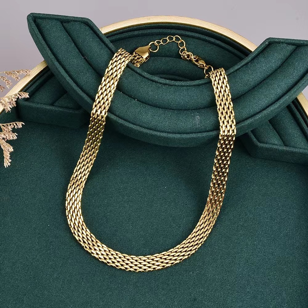 304 Stainless Steel 18K Gold Plated Vintage Style Plating Solid Color Bracelets Necklace display picture 5