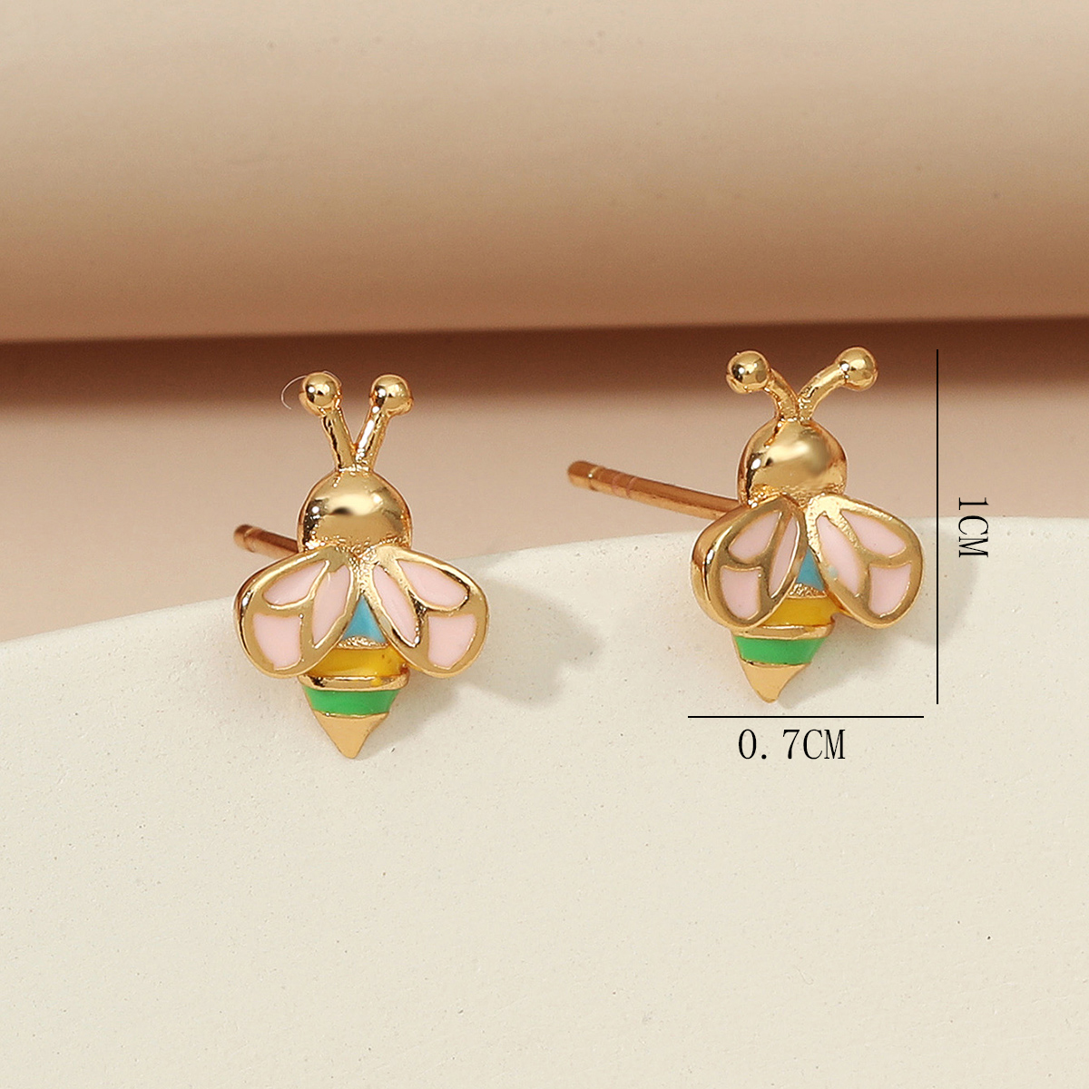1 Pair Cute Bee Enamel Plating Copper Gold Plated Ear Studs display picture 5