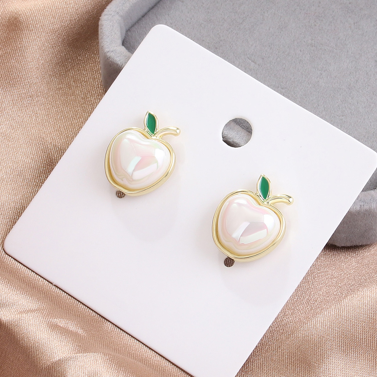 Feenhafter Stil Koreanische Art Apfel Legierung Inlay Künstliche Perlen Hülse Frau Ohrstecker display picture 3