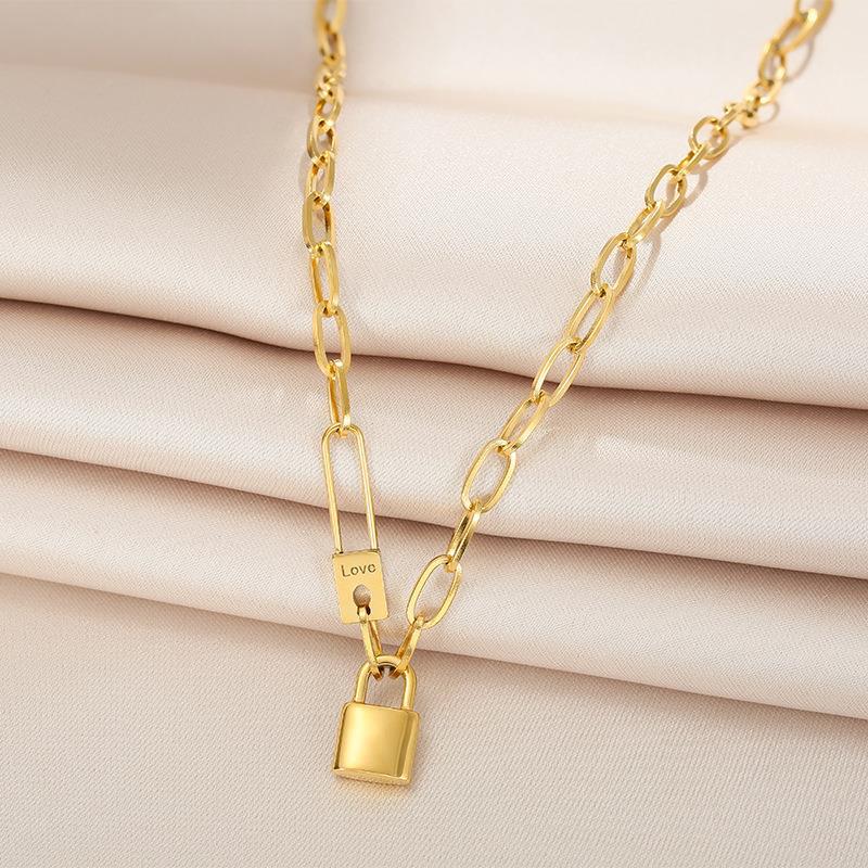 304 Stainless Steel 18K Gold Plated Korean Style Plating Letter Lock Necklace display picture 4