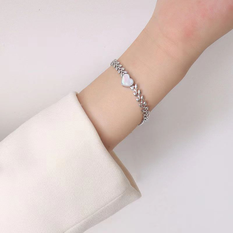 Glam Sexy Round Heart Shape Titanium Steel Plating 18k Gold Plated Silver Plated Bracelets display picture 5