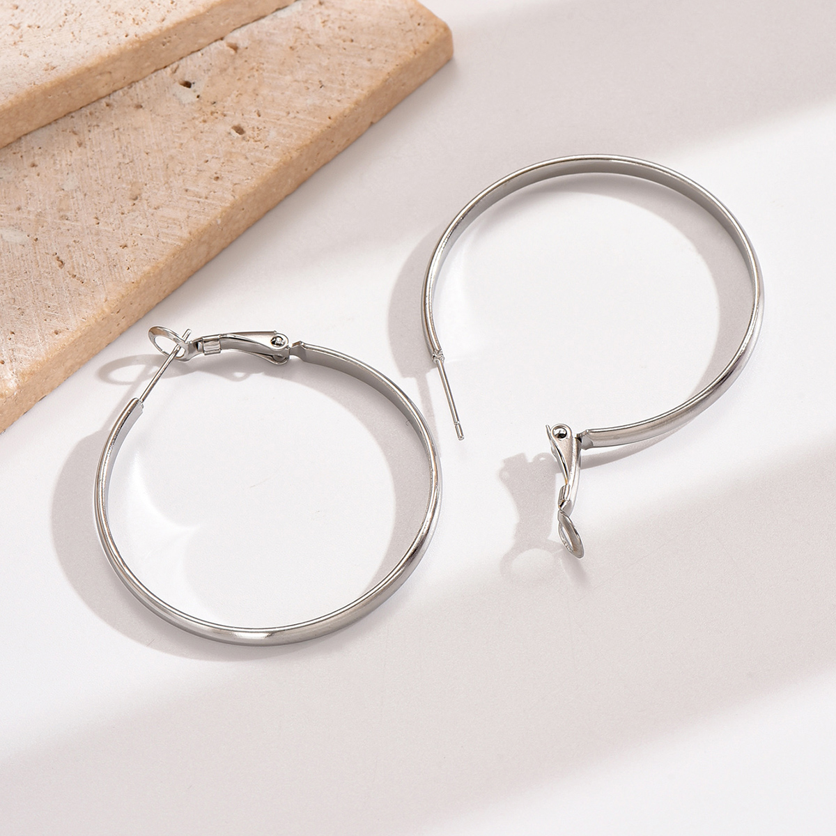 1 Pair Simple Style Round Polishing 304 Stainless Steel Hoop Earrings display picture 2