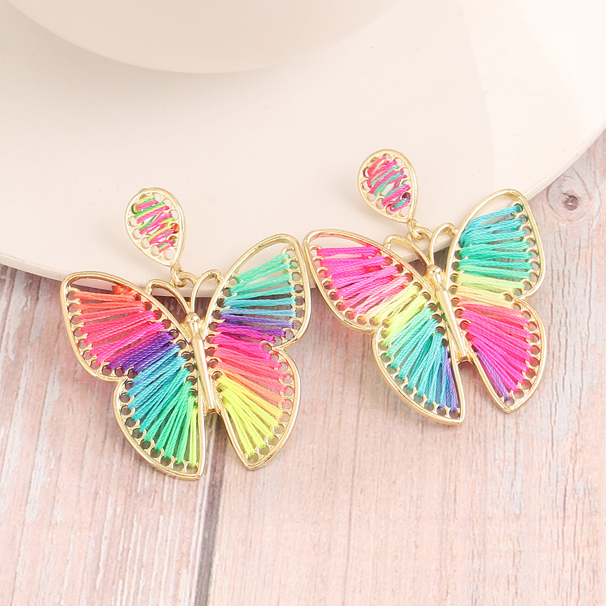 1 Pair Fairy Style Exaggerated Artistic Butterfly Plating Braid Hollow Out Alloy Nylon Gold Plated Drop Earrings display picture 2