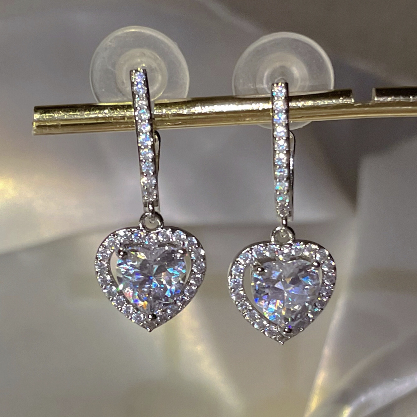 Elegant Luxurious Korean Style Heart Shape Alloy Hollow Out Inlay Zircon Women's Ear Studs display picture 2