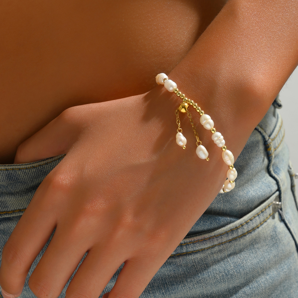 Elegant Moderner Stil Irregulär Rostfreier Stahl Süßwasserperle Perlen Überzug 18 Karat Vergoldet Armbänder display picture 4