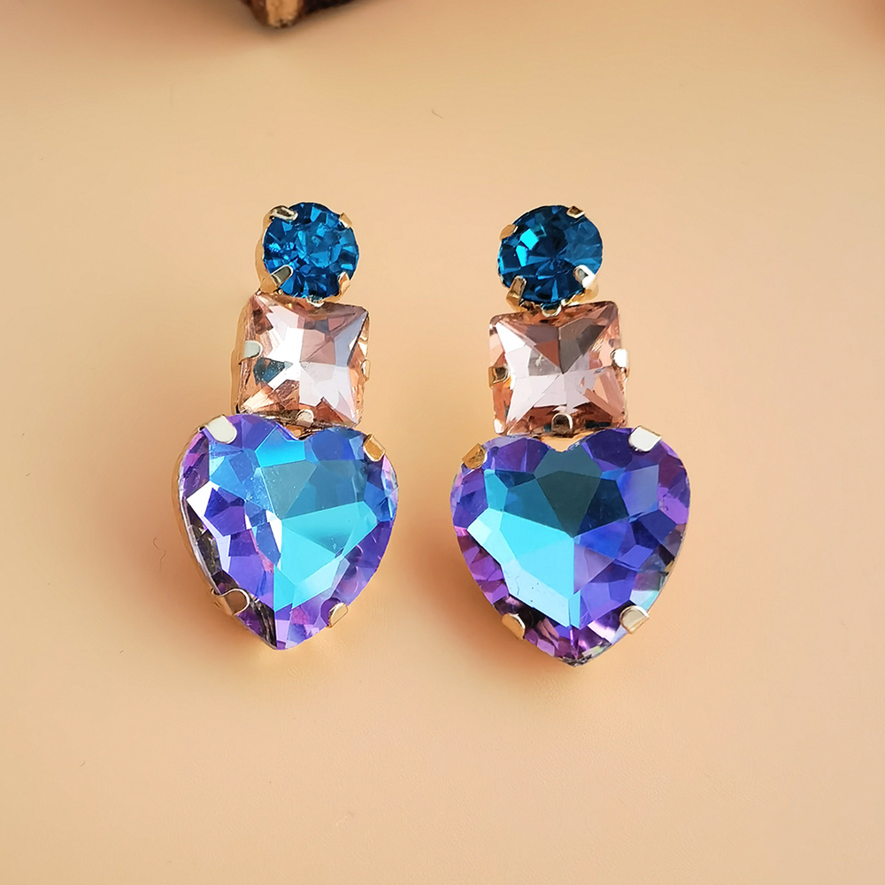 Elegant Shiny Square Heart Shape Alloy Inlay Resin Rhinestones Women's Drop Earrings display picture 1