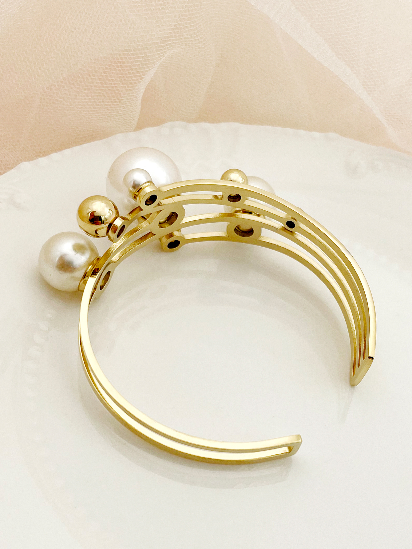 Glam Lady Irregular 304 Stainless Steel 14K Gold Plated Pearl Bangle In Bulk display picture 4