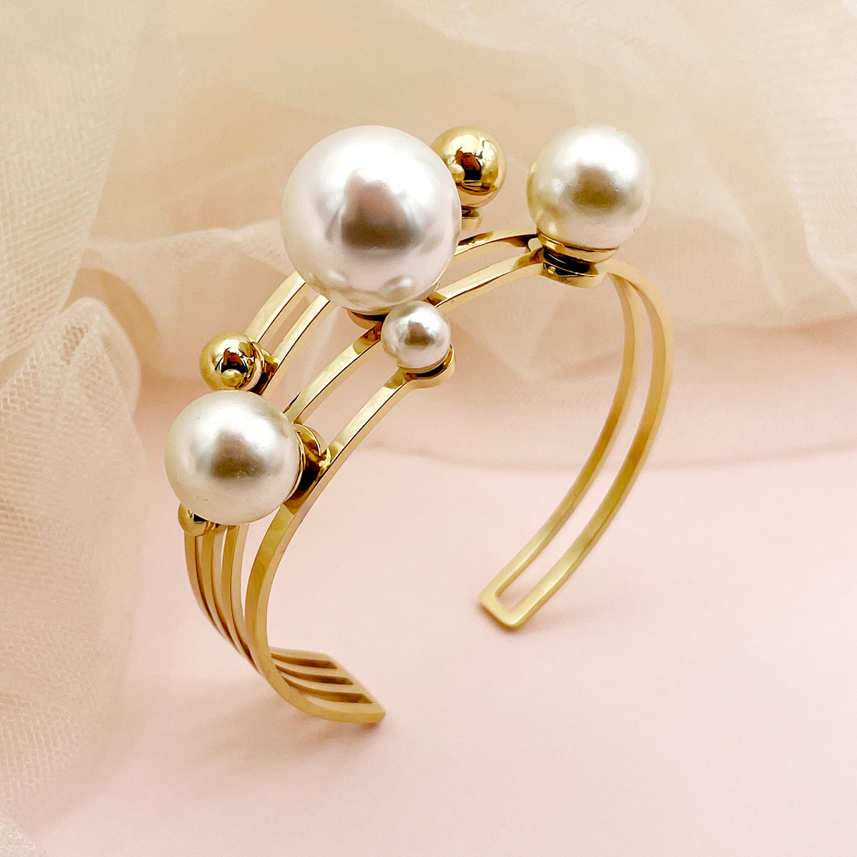 Glam Lady Irregular 304 Stainless Steel 14K Gold Plated Pearl Bangle In Bulk display picture 1