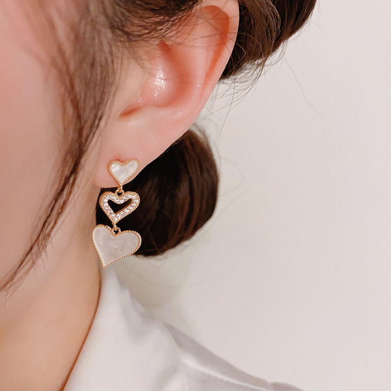 Korean Style Heart Shape Alloy Women's Drop Earrings display picture 2