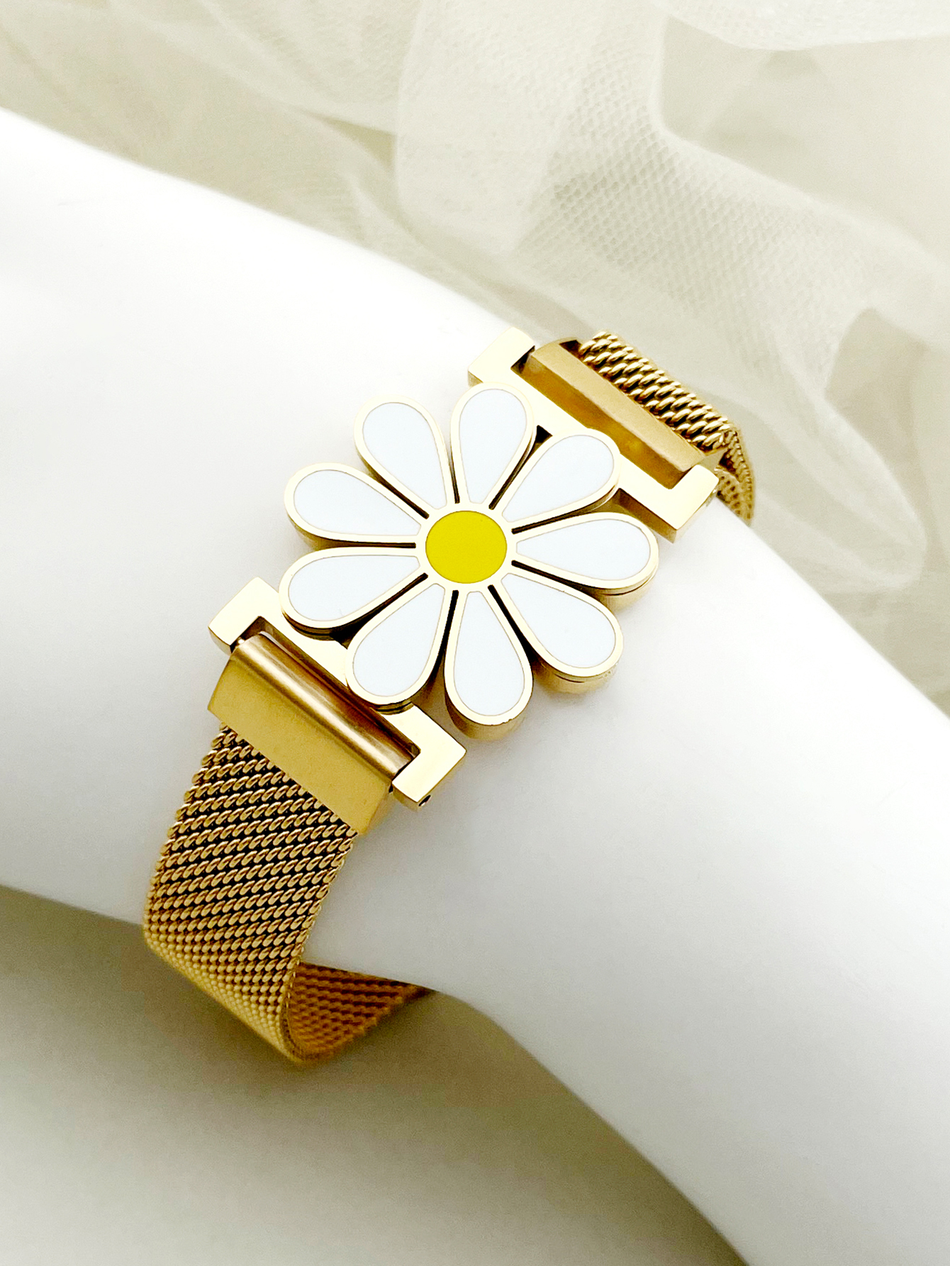 Lady Korean Style Flower 304 Stainless Steel 14K Gold Plated Bracelets In Bulk display picture 2
