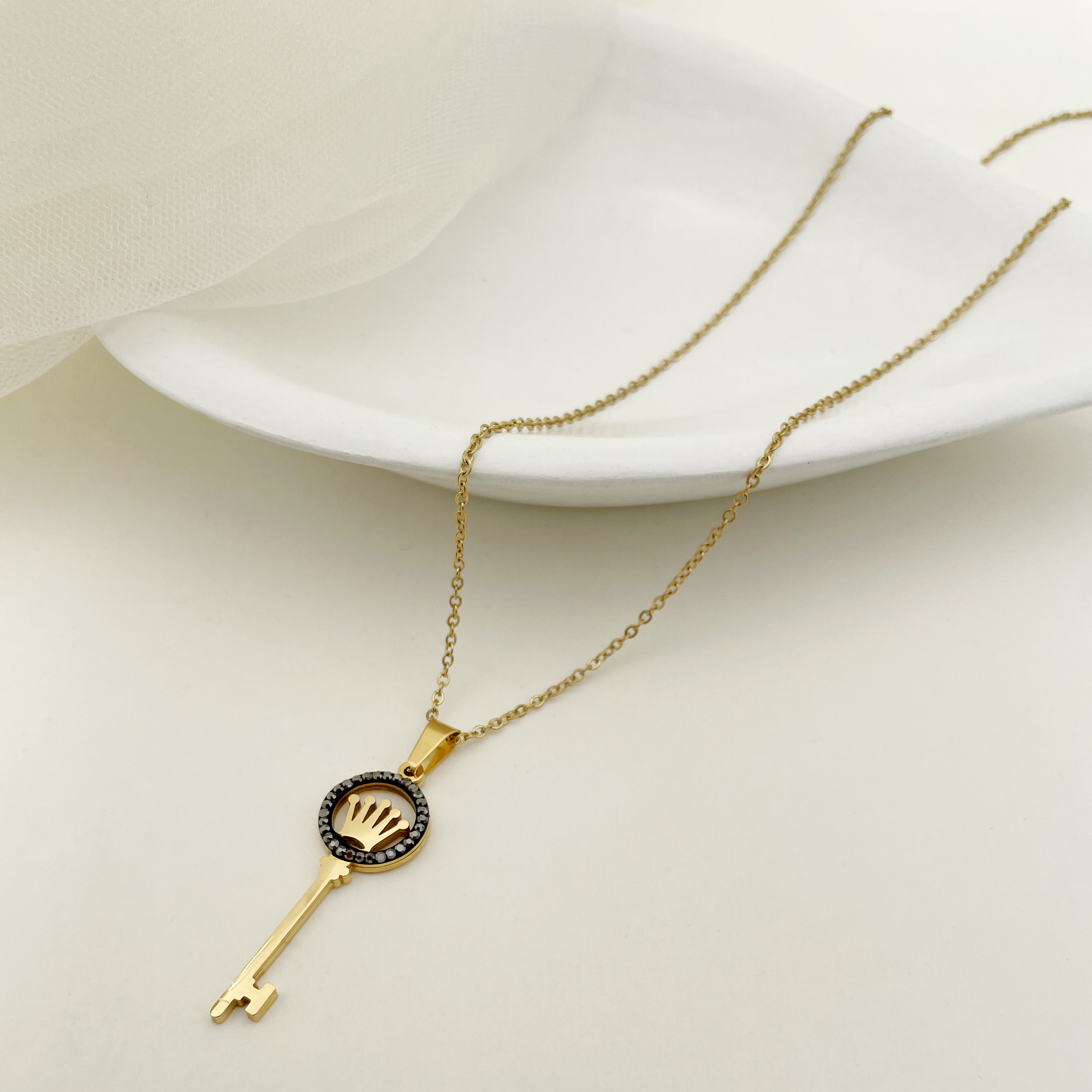 Edelstahl 304 Vergoldet Einfacher Stil Überzug Inlay Krone Schlüssel Diamant Halskette Mit Anhänger display picture 3